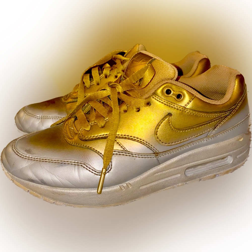 NIKE AIR MAX  Lux 1 Liquid Airbrush Metallic Gold Platinum Women’s Size 8